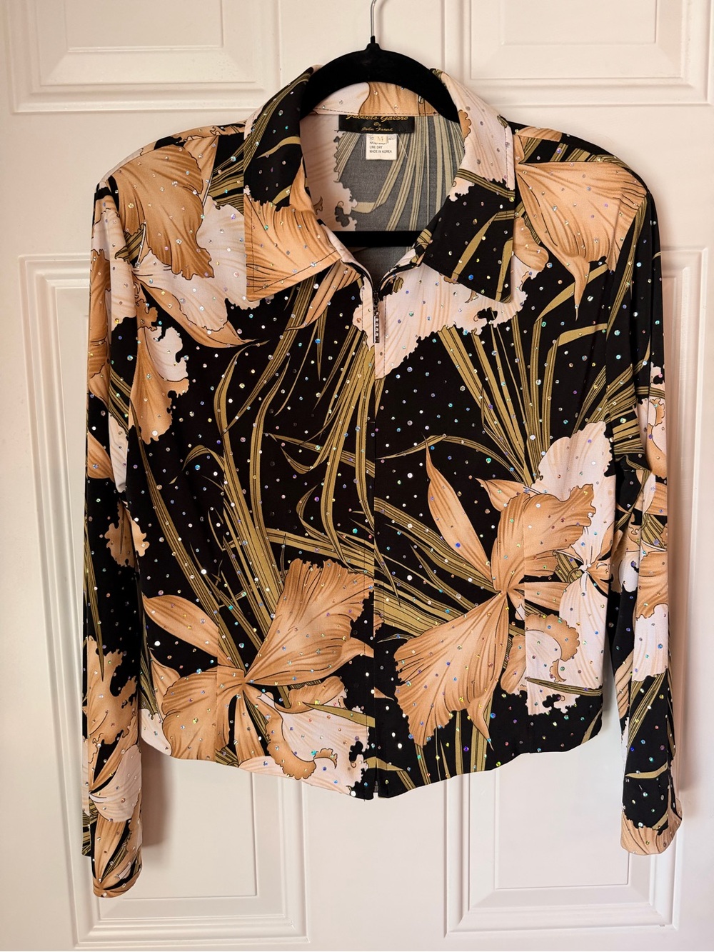 Women's Floral Cropped Blazer in Black and Tan - Unknown Brand